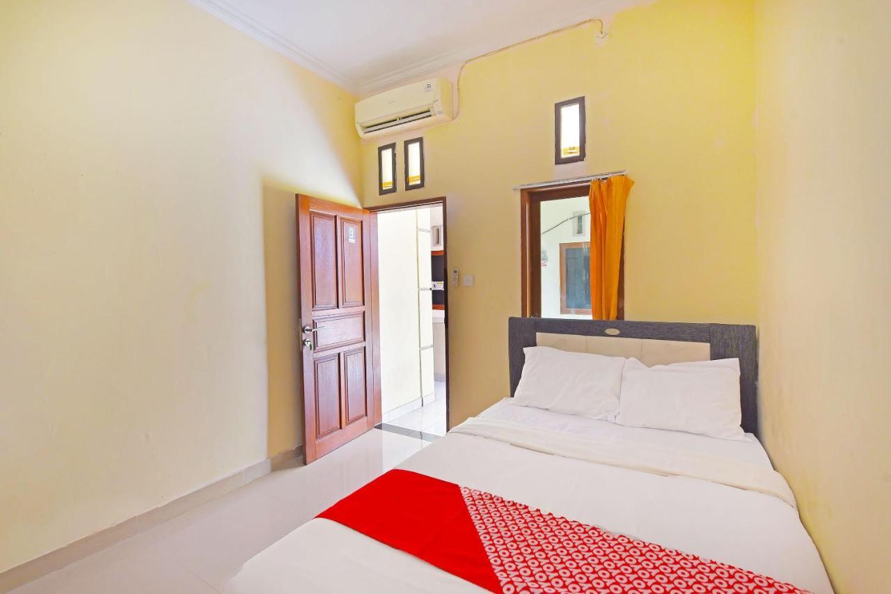 Oyo 91445 Sandat Guest House Denpasar  Exterior photo