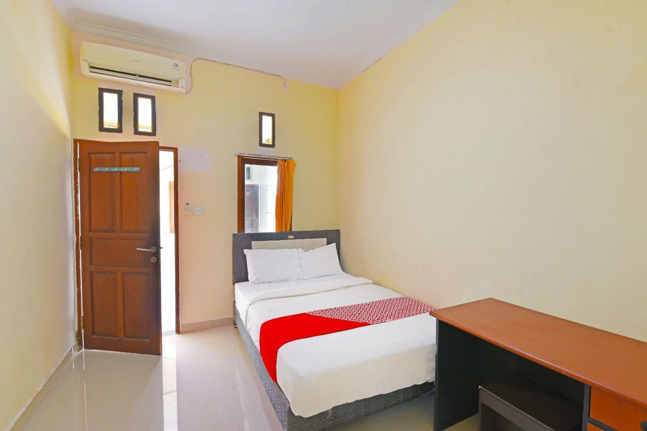 Oyo 91445 Sandat Guest House Denpasar  Exterior photo